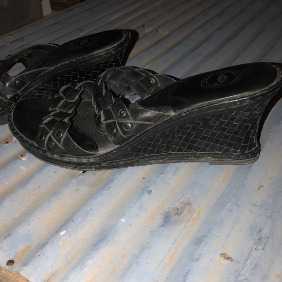 Nurture open toed black sandals - Picture 3 of 3